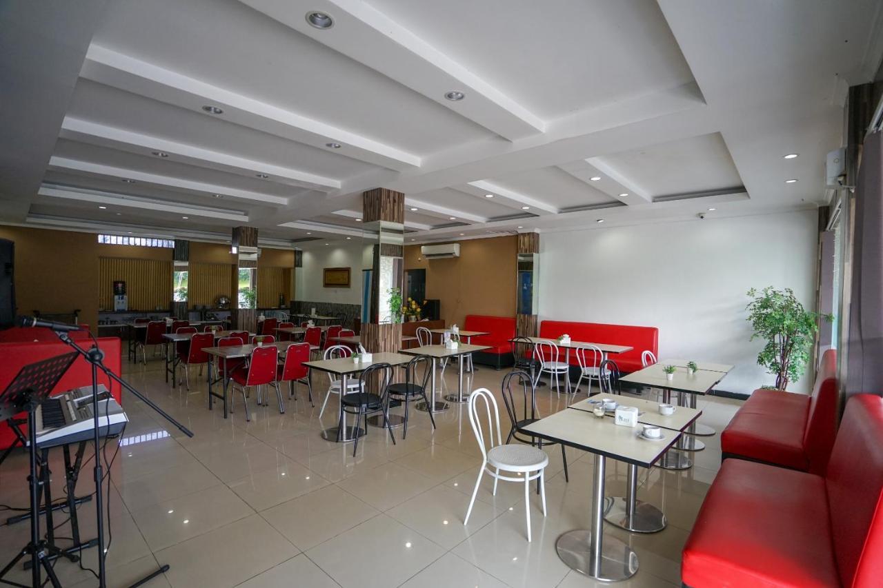Hotel Oyo 575 Blessing 2*