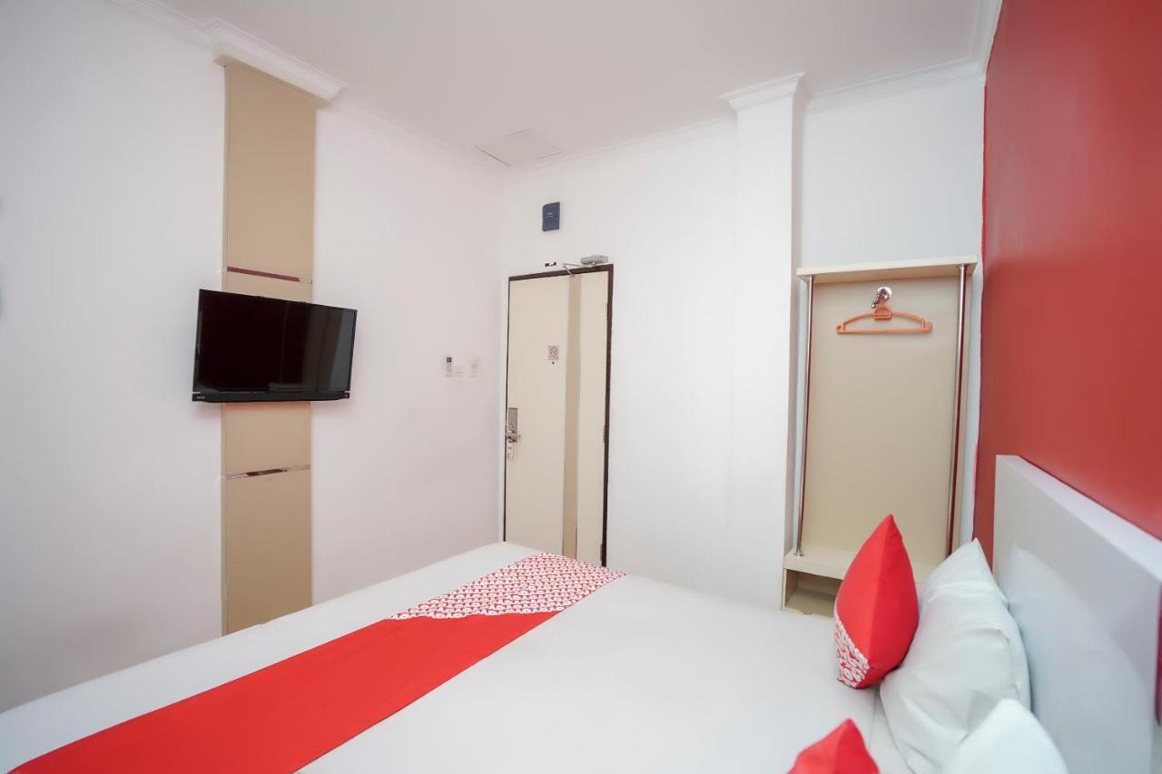 Hotel Oyo 575 Blessing 2*
